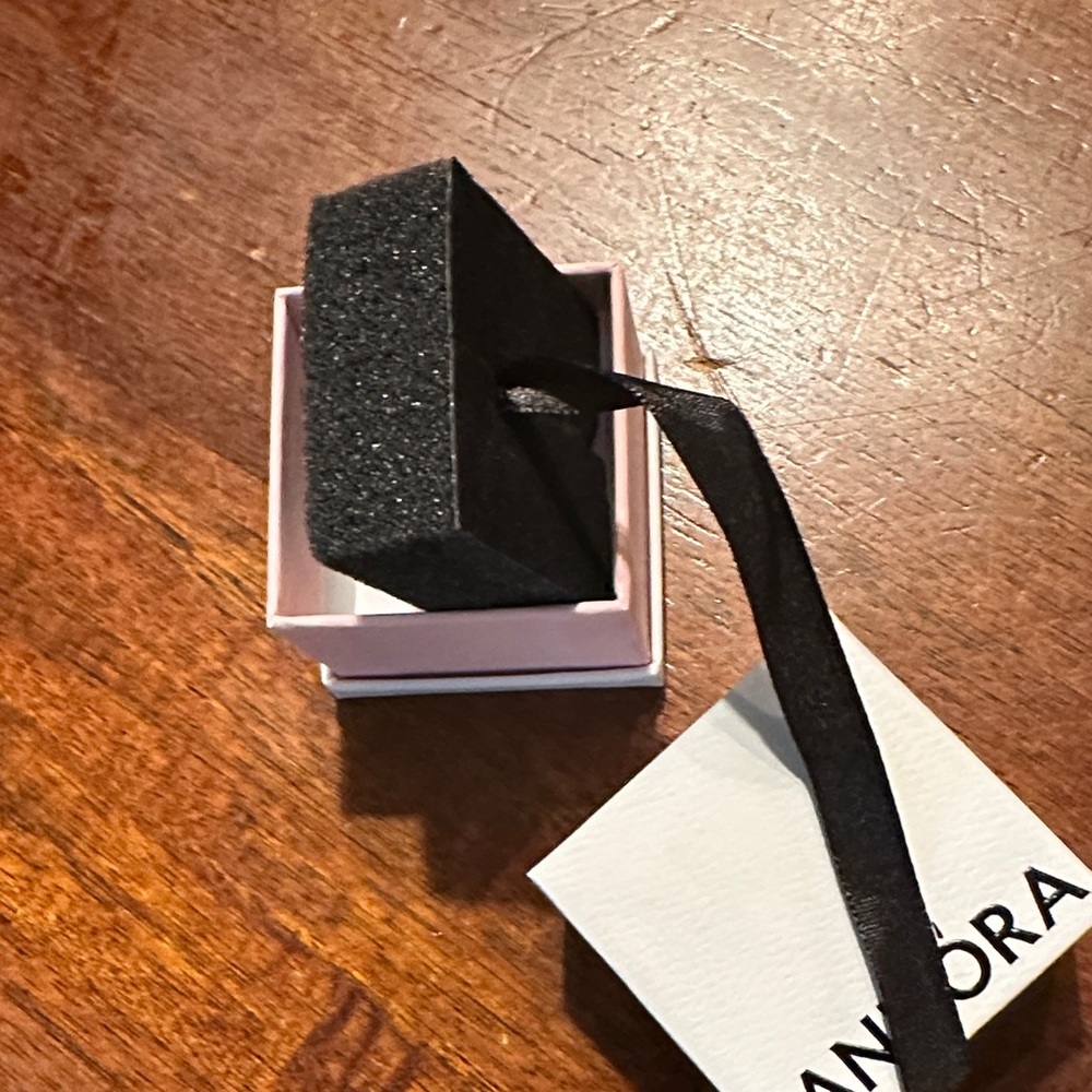 Pandora White Gift Box - Picture 4 of 6